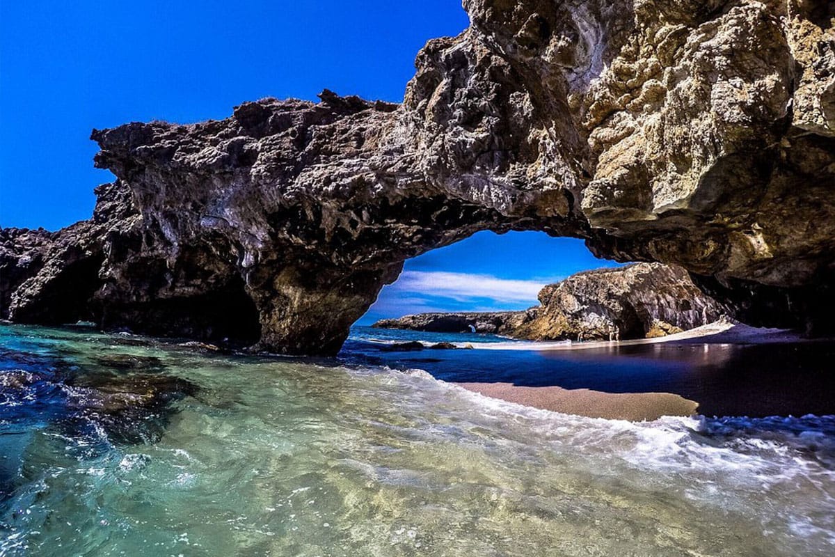 Cueva Islas Marietas aguas cristalinas formaciones rocosas tour Punta de Mita