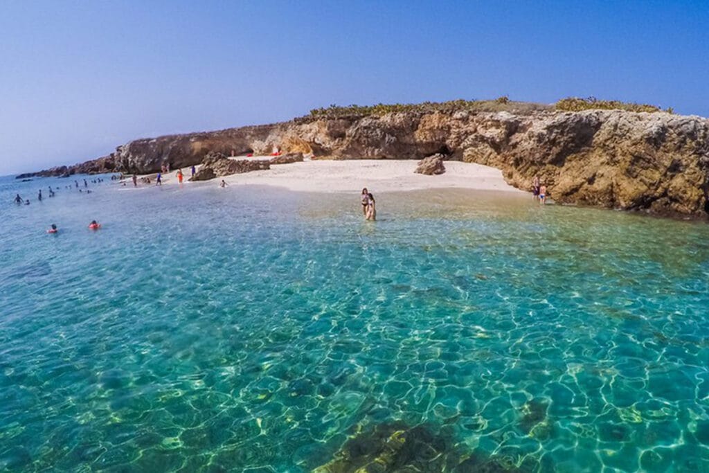 Islas Marietas aguas cristalinas turquesas playa arena blanca tour compartido