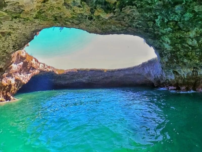 puente de piedra en islas marietas