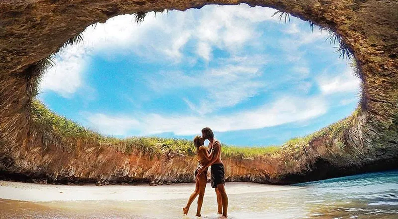 Playa Escondida - Playa del Amor